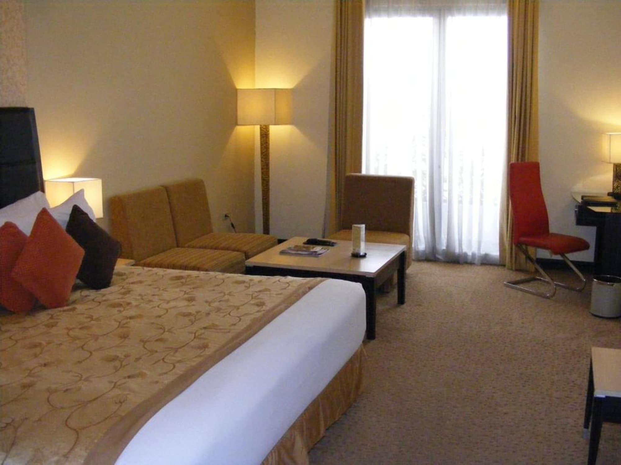 Golden Flower By Kagum Hotels Bandung Exterior foto