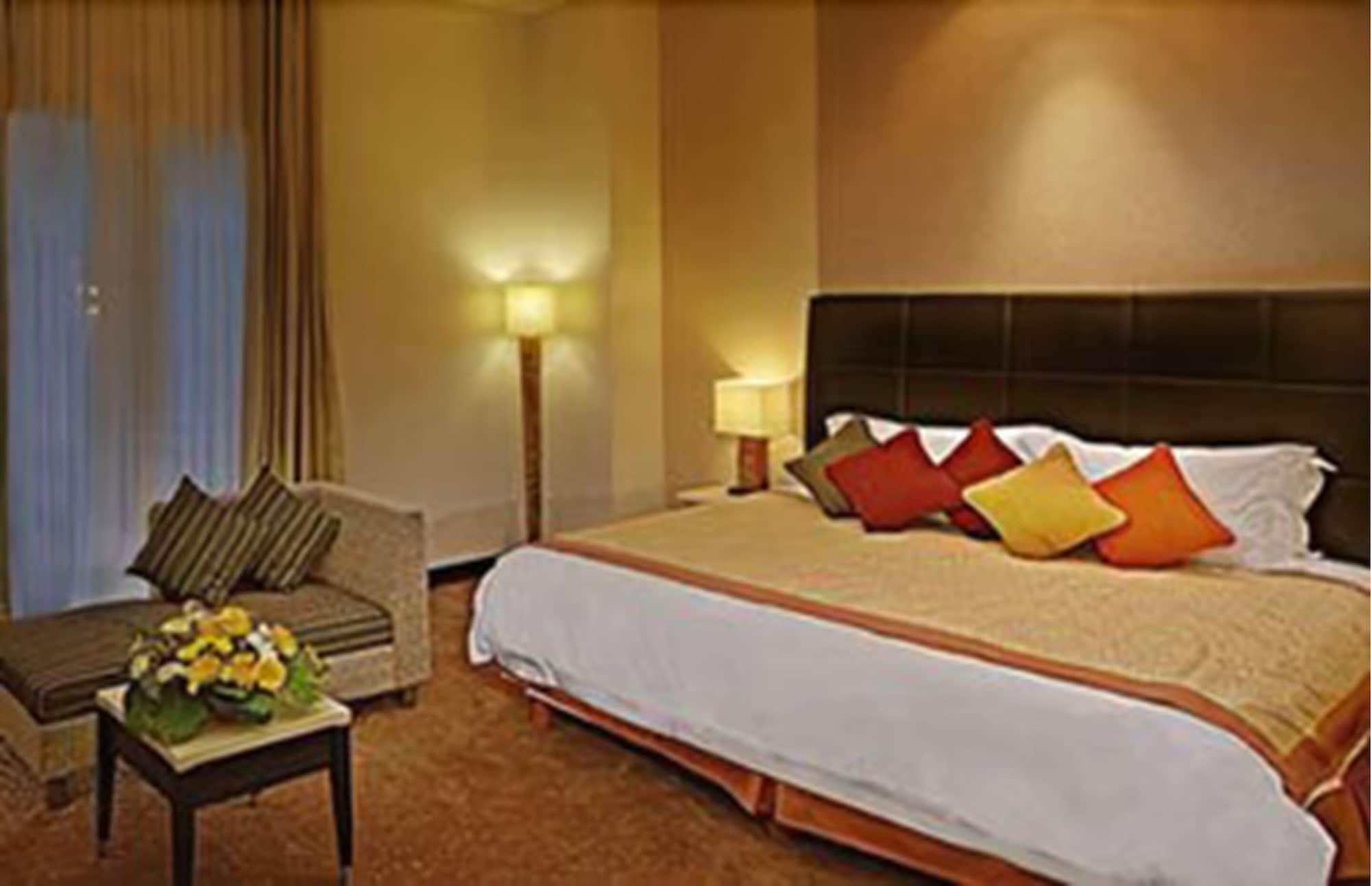 Golden Flower By Kagum Hotels Bandung Exterior foto