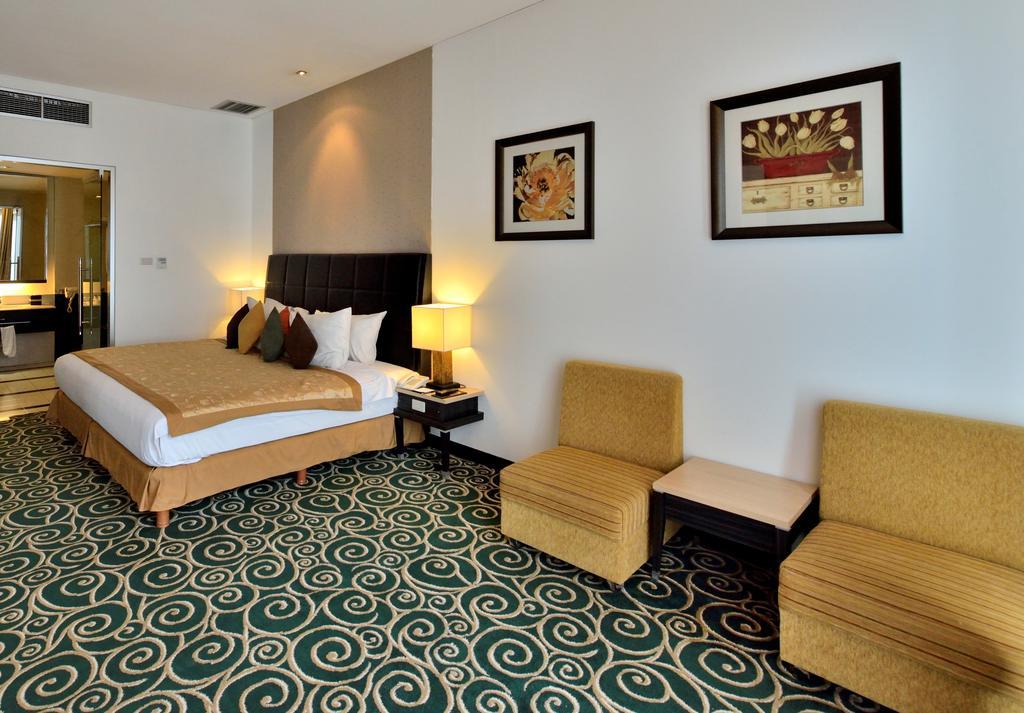 Golden Flower By Kagum Hotels Bandung Exterior foto