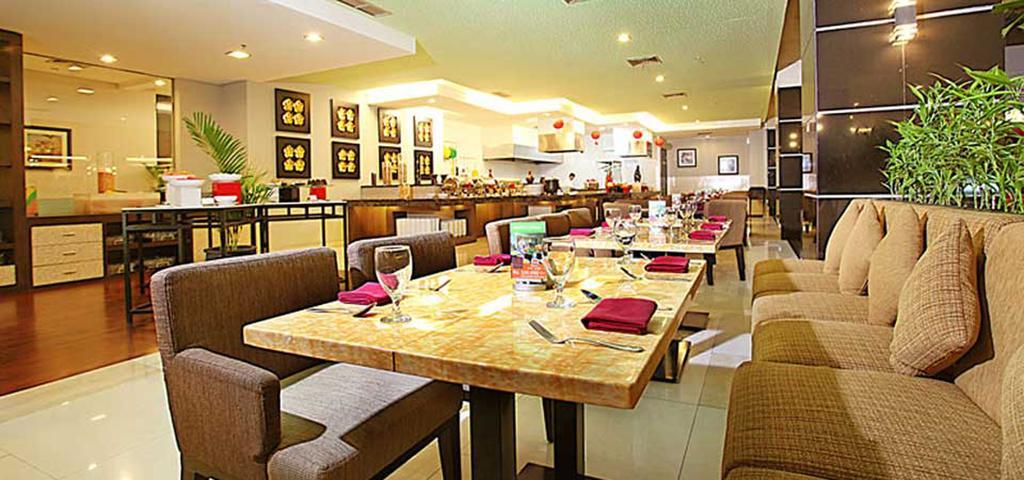 Golden Flower By Kagum Hotels Bandung Exterior foto