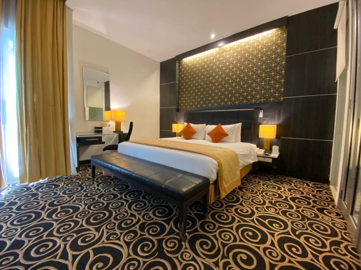 Golden Flower By Kagum Hotels Bandung Exterior foto