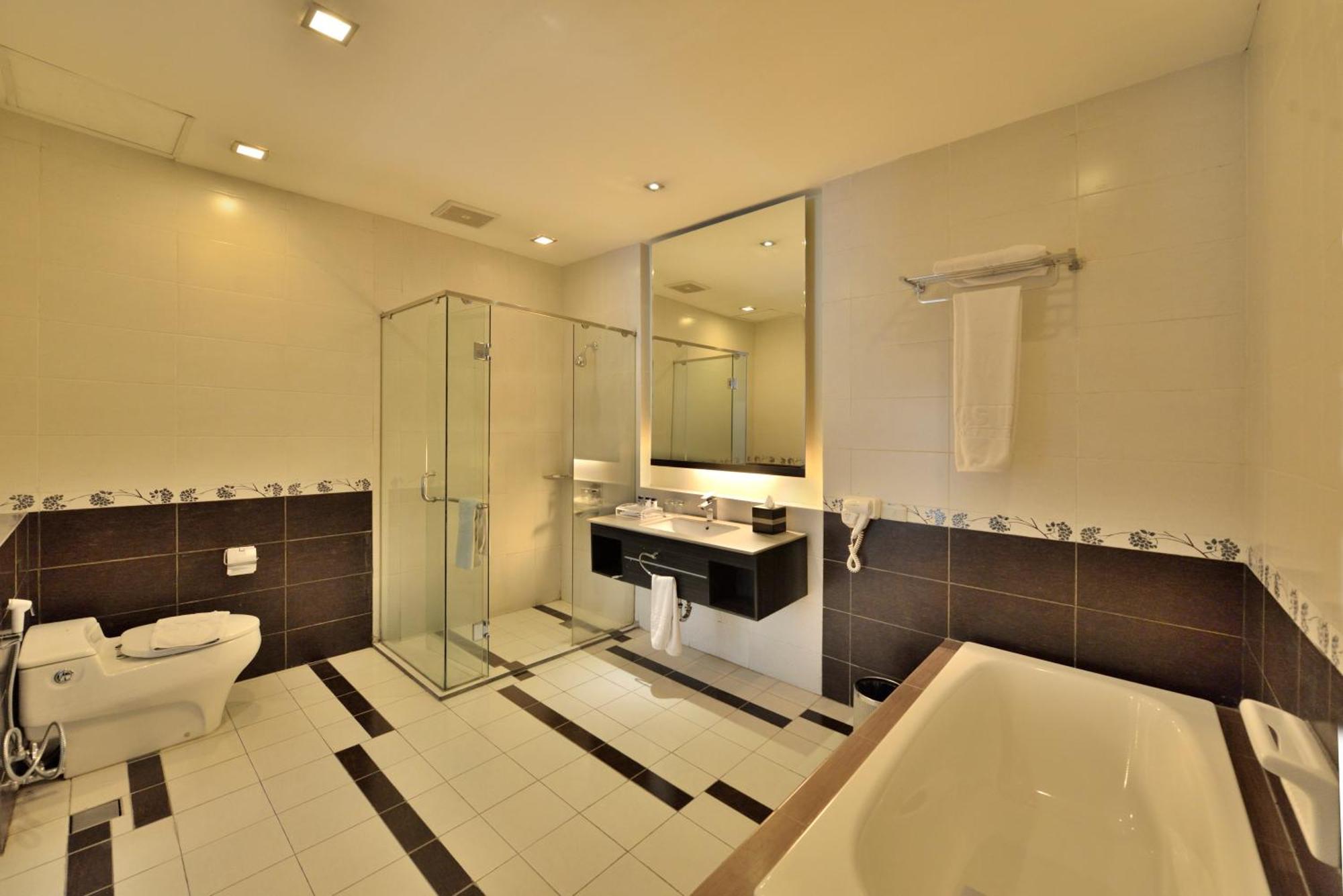 Golden Flower By Kagum Hotels Bandung Exterior foto