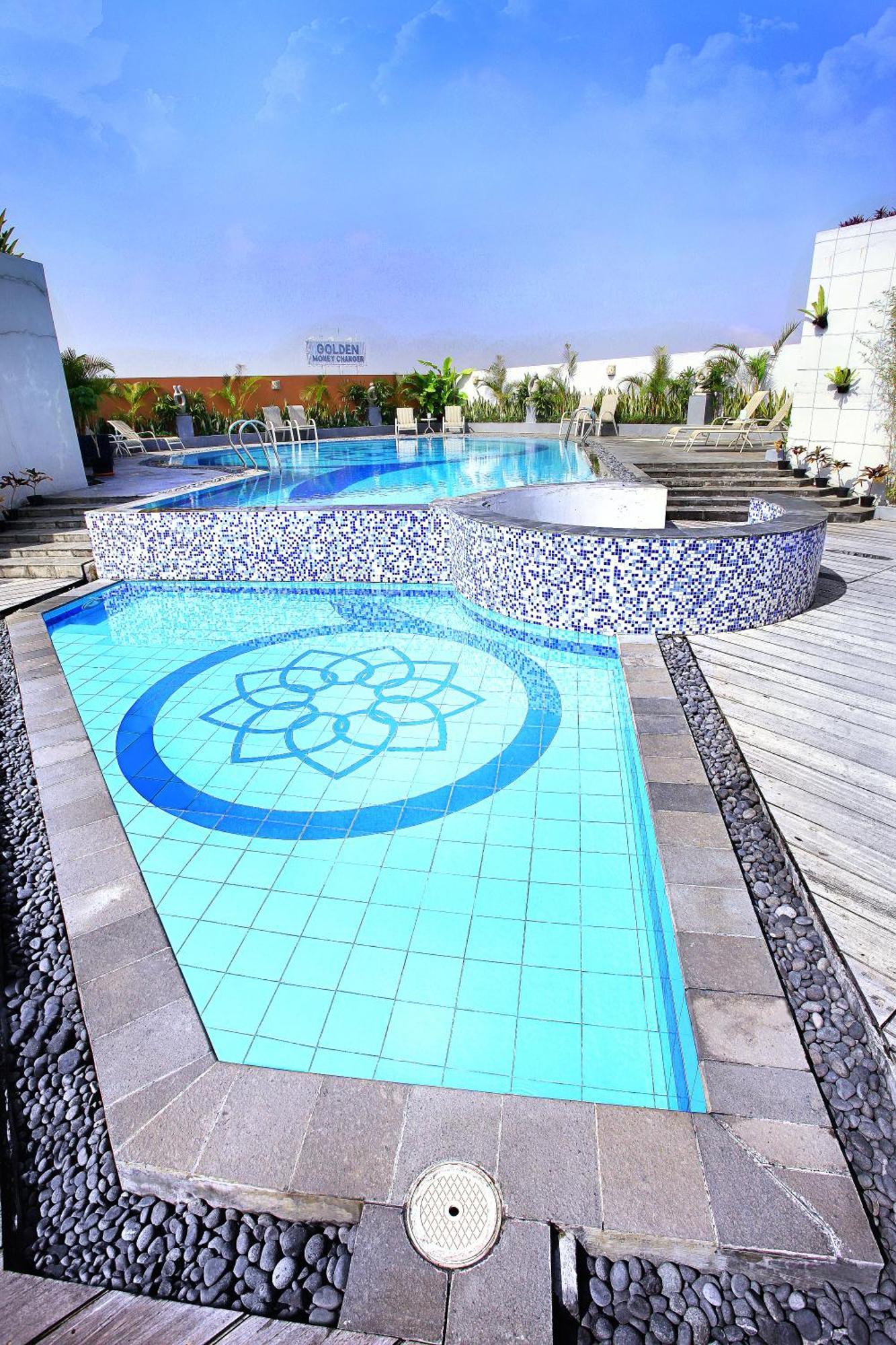 Golden Flower By Kagum Hotels Bandung Exterior foto
