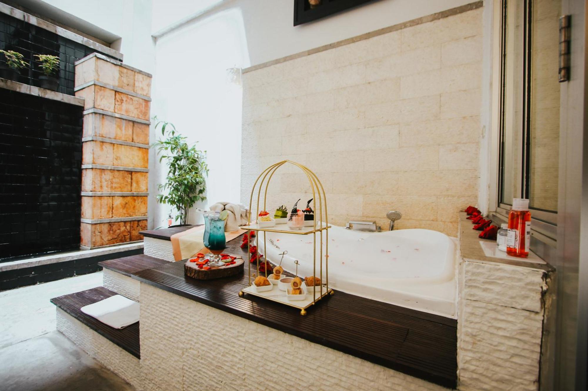 Golden Flower By Kagum Hotels Bandung Exterior foto