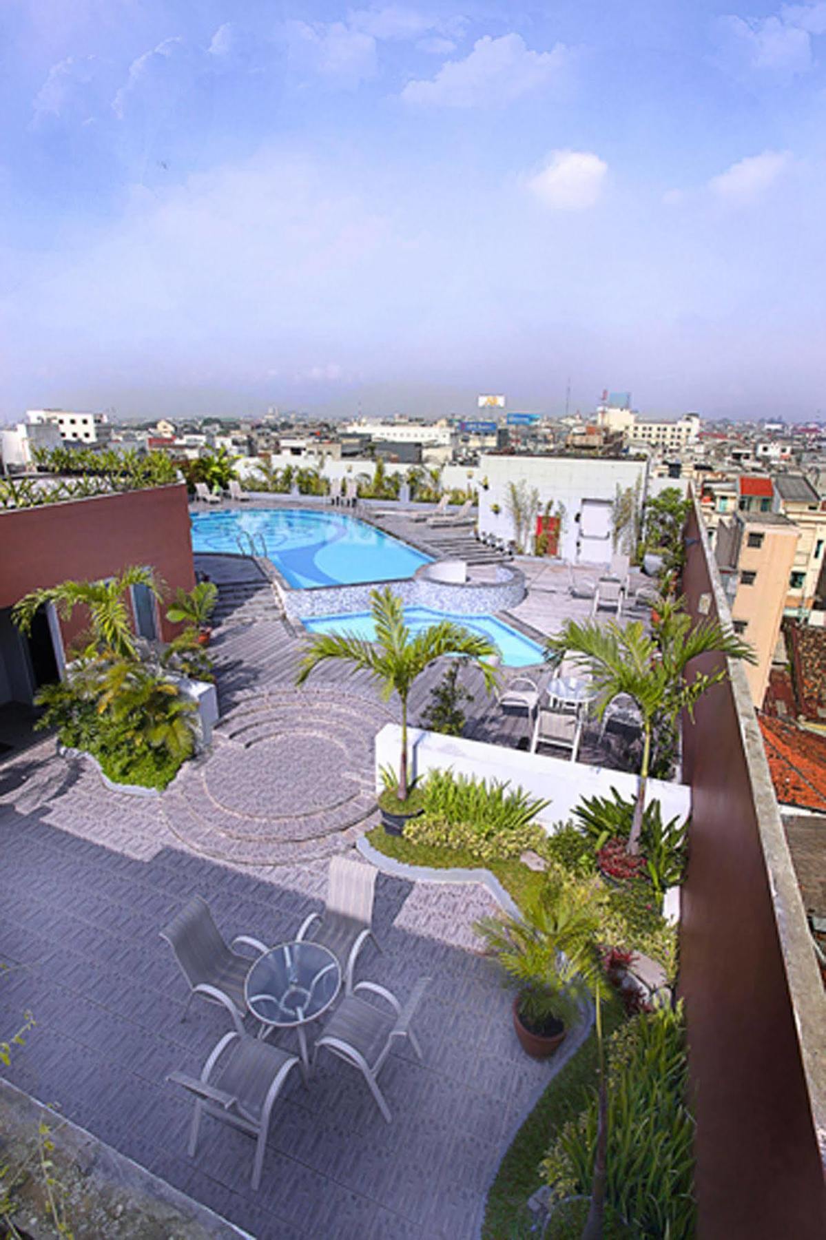 Golden Flower By Kagum Hotels Bandung Exterior foto